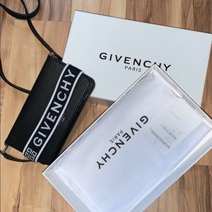 GIVENCHY iPhone crossbody cover